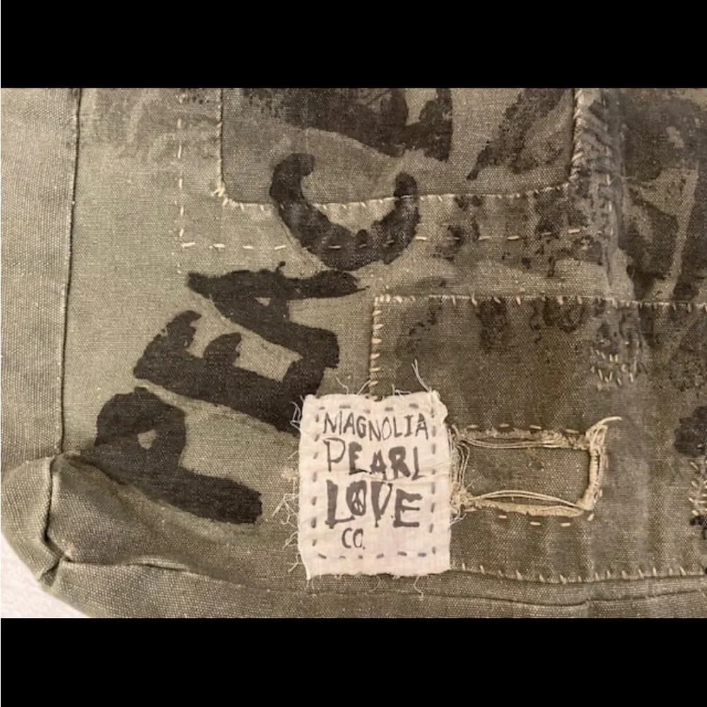 Magnolia Pearl.   OMG!!!  ❤️❤️❤️. The best bag ever!   New - Picture 9 of 13